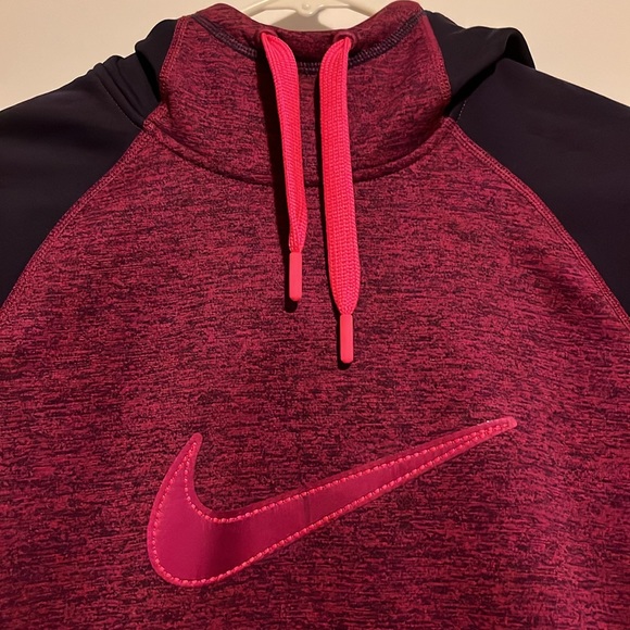 Nike Therma-Fit Hoodie Sweatshirt Women Size M Purple/Pink Big Swoosh - Picture 2 of 5